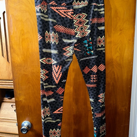 LuLaRoe leggings size TC - Picture 3 of 3